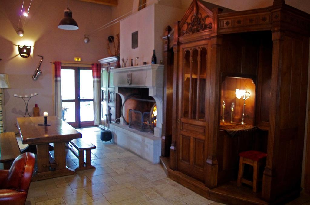 Auberge Les Tables Du Ban Saint-Pierre-la-Palud Экстерьер фото