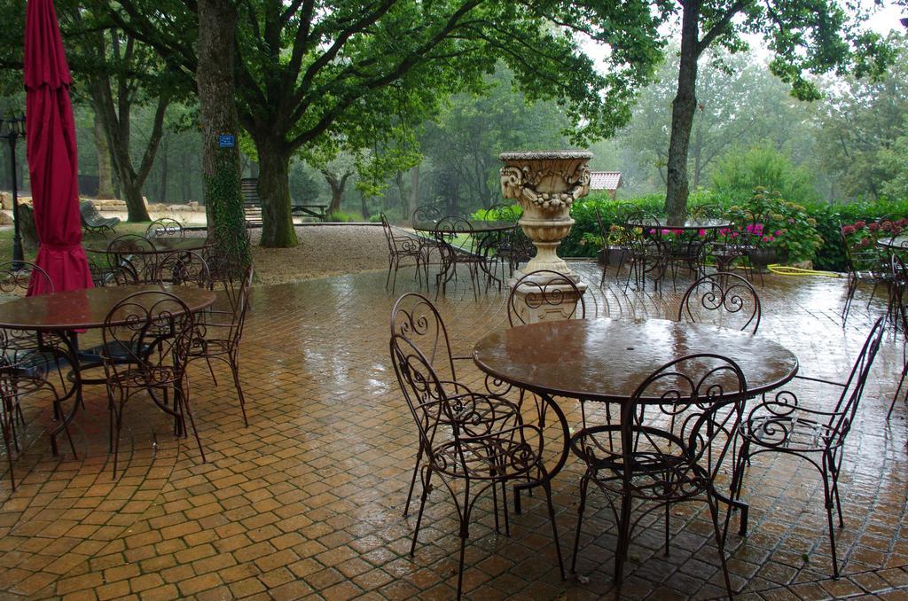 Auberge Les Tables Du Ban Saint-Pierre-la-Palud Экстерьер фото